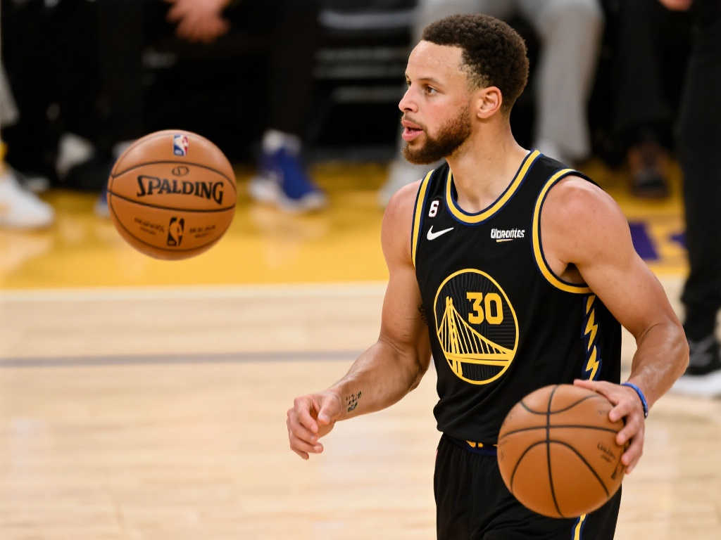 36岁库里状态下滑？失误频发遇里程碑低谷，勇士胜率跌破50%